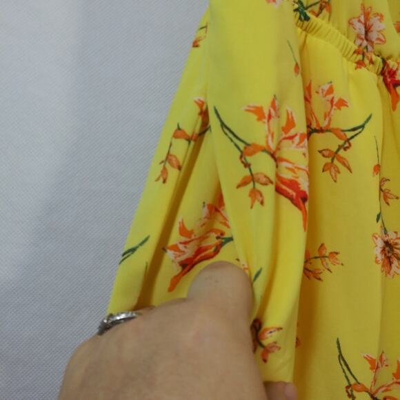 Naked Zebra Yellow Floral Halter Wide Leg Jumpsuit Size Small - Picture 5 of 10